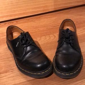Doc Martens 1461 smooth black shoes. W size 9.